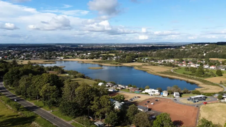 Neurowetenschapper onthult waarom televisiewedstrijden zo verslavend zijn